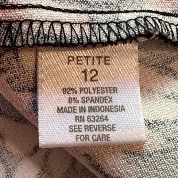 Luxe by Carmen Marc Valvo pink and black floral miniskirt size 12P - Picture 5 of 8